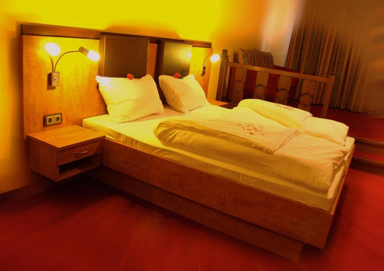 Seehotel Garni Poellmann Zell am Moos Exterior foto