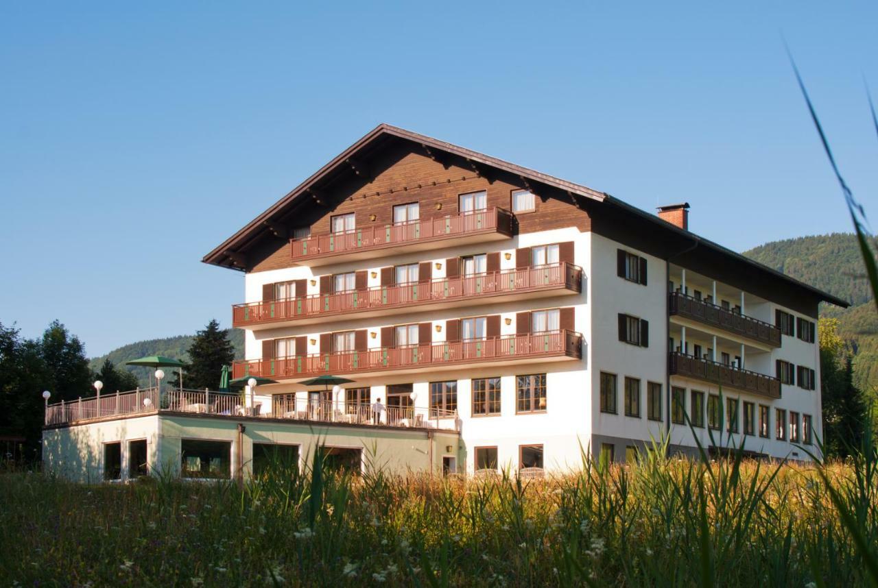 Seehotel Garni Poellmann Zell am Moos Exterior foto
